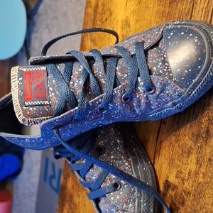 Converse Juniors size 4